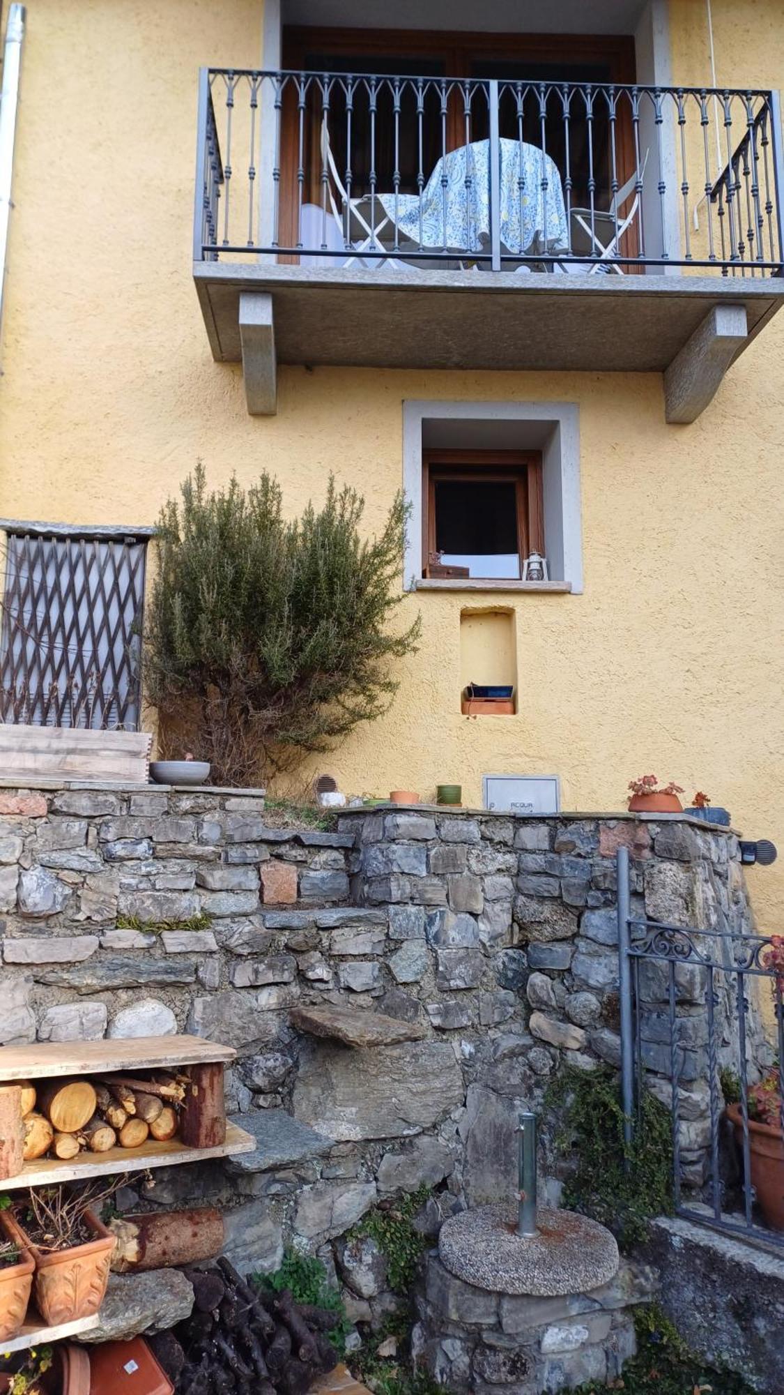פורלצה Casa Vista Lago E Giardino מראה חיצוני תמונה